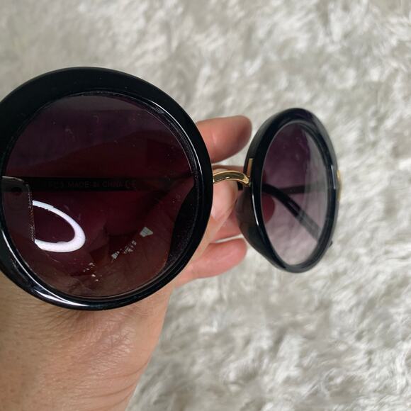 Fashion Round Black Gold Sunglasses OSFM - Picture 6 of 6